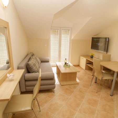Apartments Villa Bondi Makarska Esterno foto