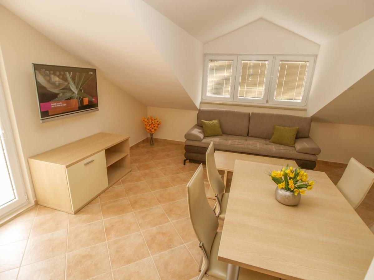 Apartments Villa Bondi Makarska Esterno foto