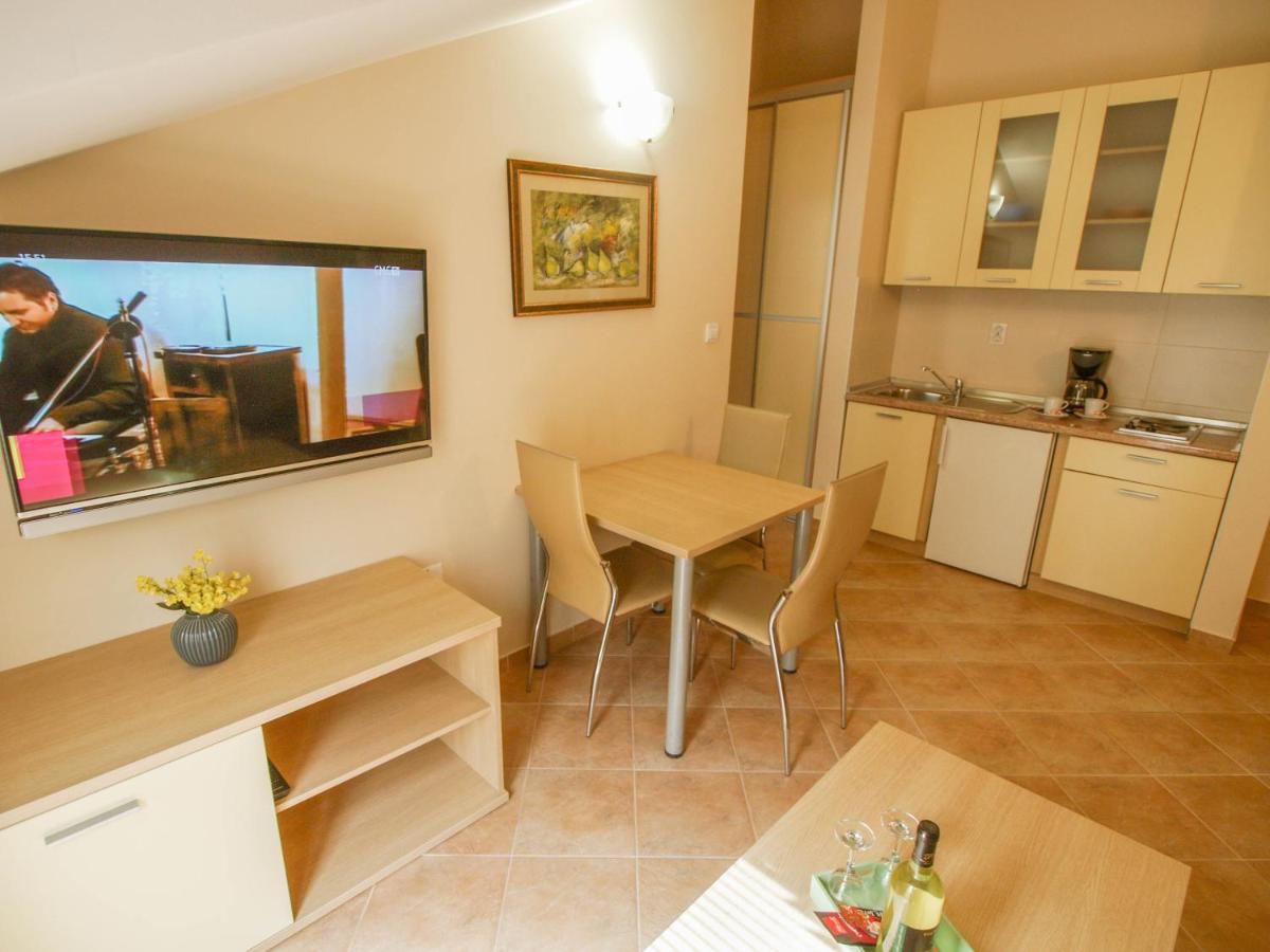 Apartments Villa Bondi Makarska Esterno foto