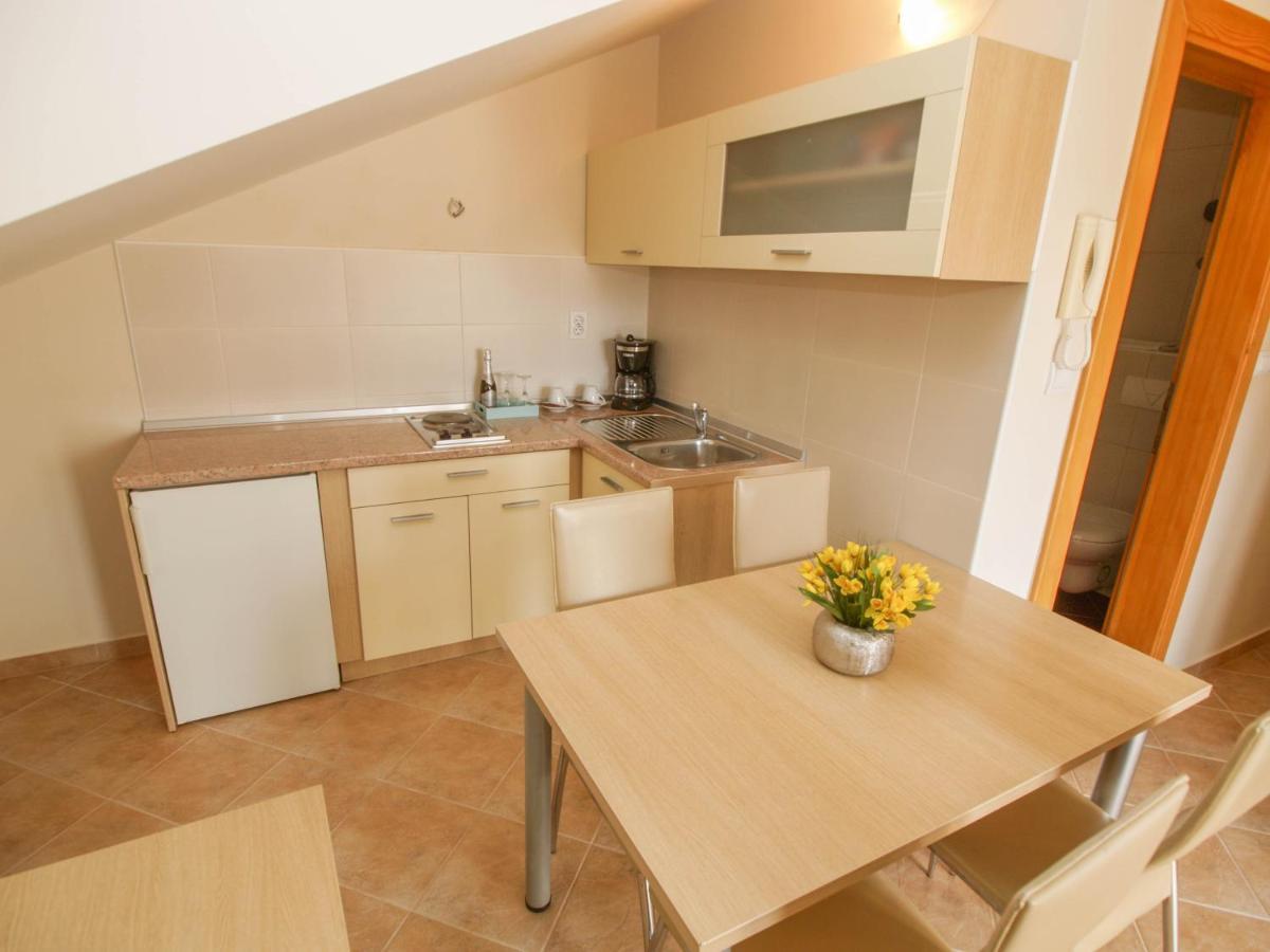 Apartments Villa Bondi Makarska Esterno foto