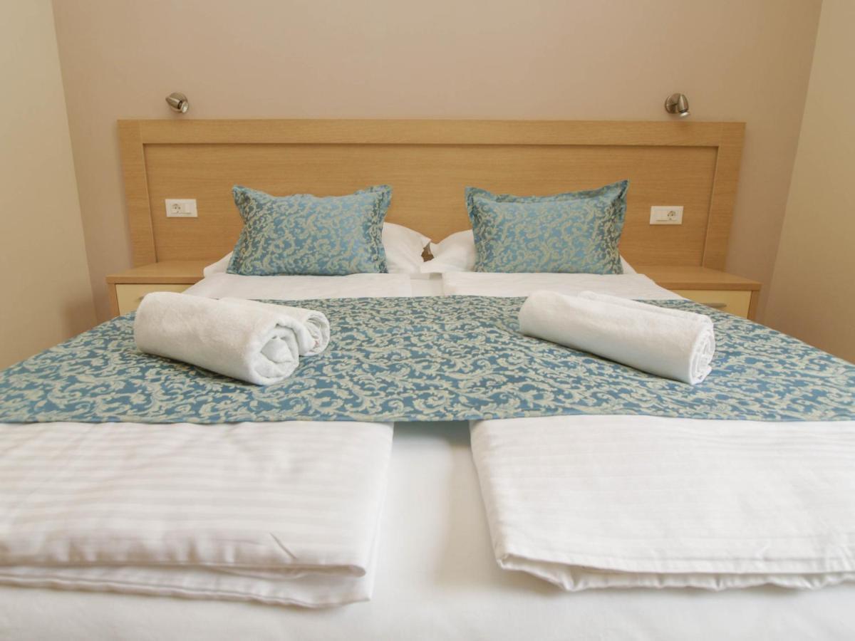 Apartments Villa Bondi Makarska Esterno foto