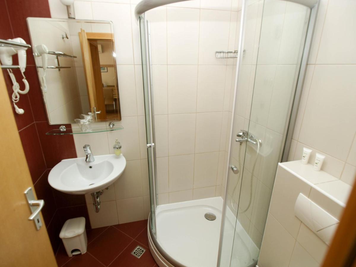 Apartments Villa Bondi Makarska Esterno foto