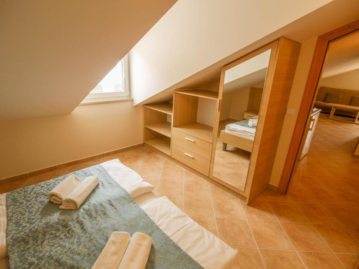 Apartments Villa Bondi Makarska Esterno foto