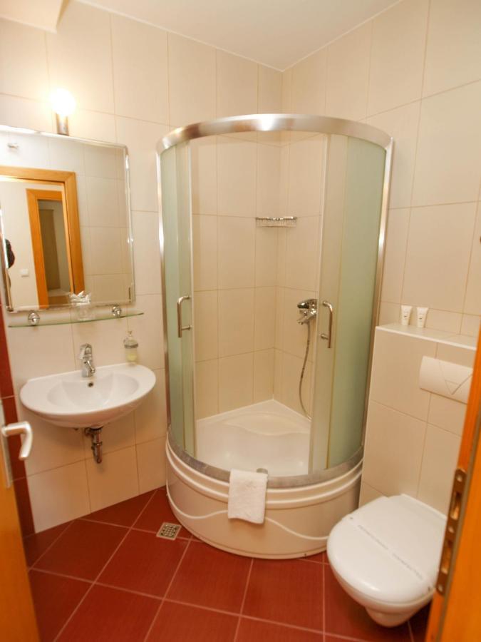 Apartments Villa Bondi Makarska Esterno foto